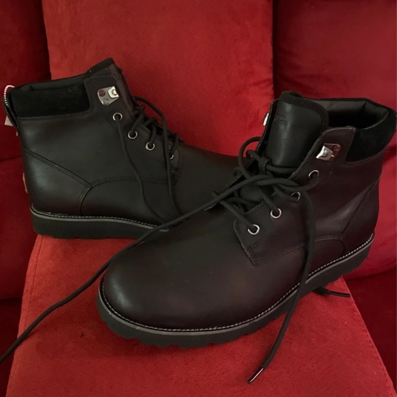 Ugg men’s boots size 11 main image 6